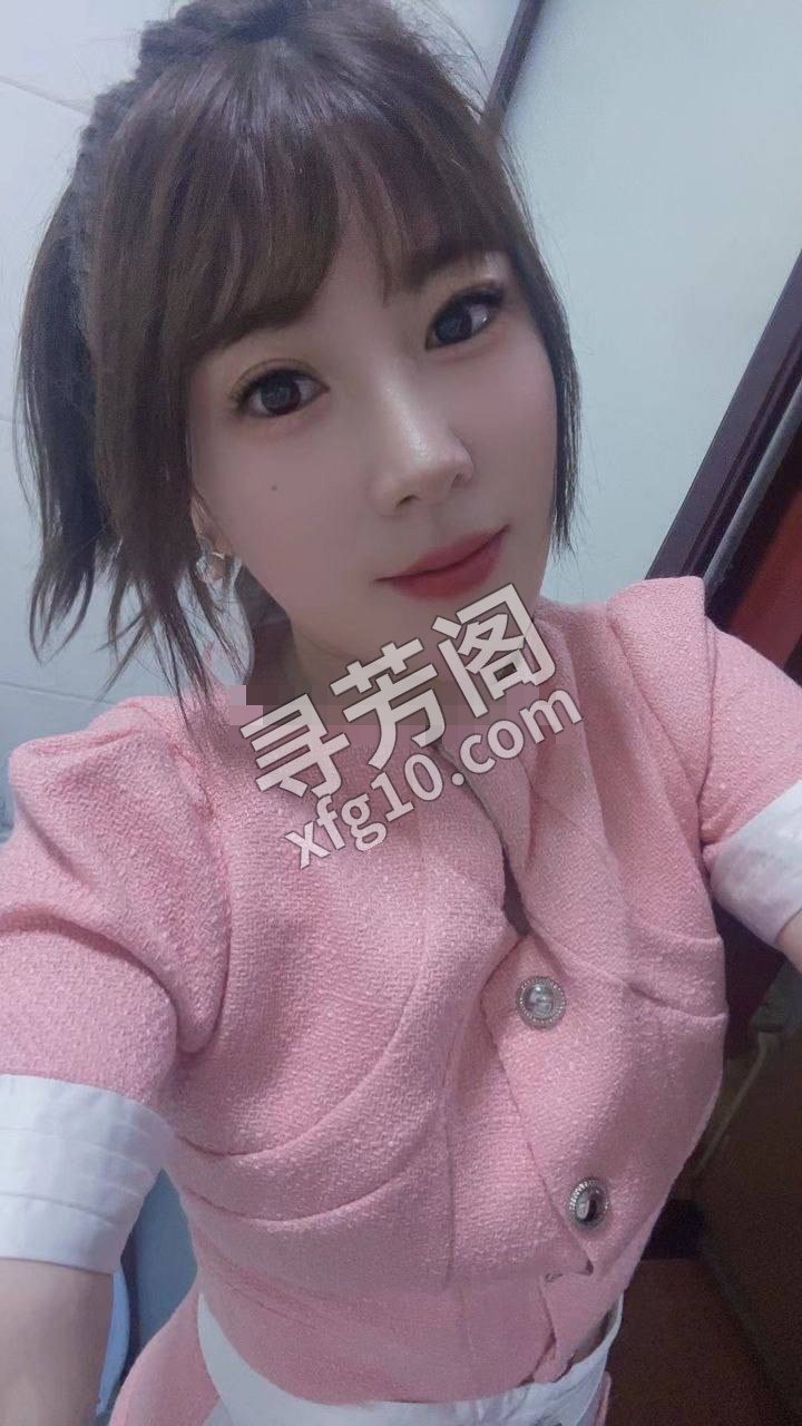 鄞州600 第二次约了，妹子本人很热情，一进门就挽着我去洗澡，洗的时候我的手也没闲着，一直捏捏胸，摸摸翘臀 2