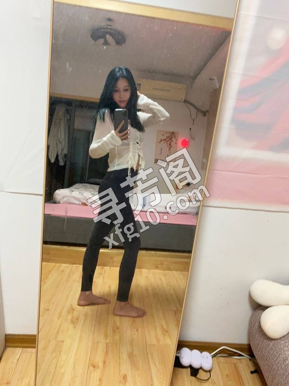 秦淮婷儿 江苏，南京，秦淮区育宏西苑，500/1 900/2 夜15 老师身材挺好的，前凸后翘 4