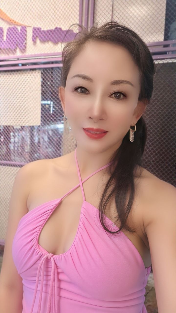 深圳罗湖的岚姐，熟女风情正浓，丰满的身段 6
