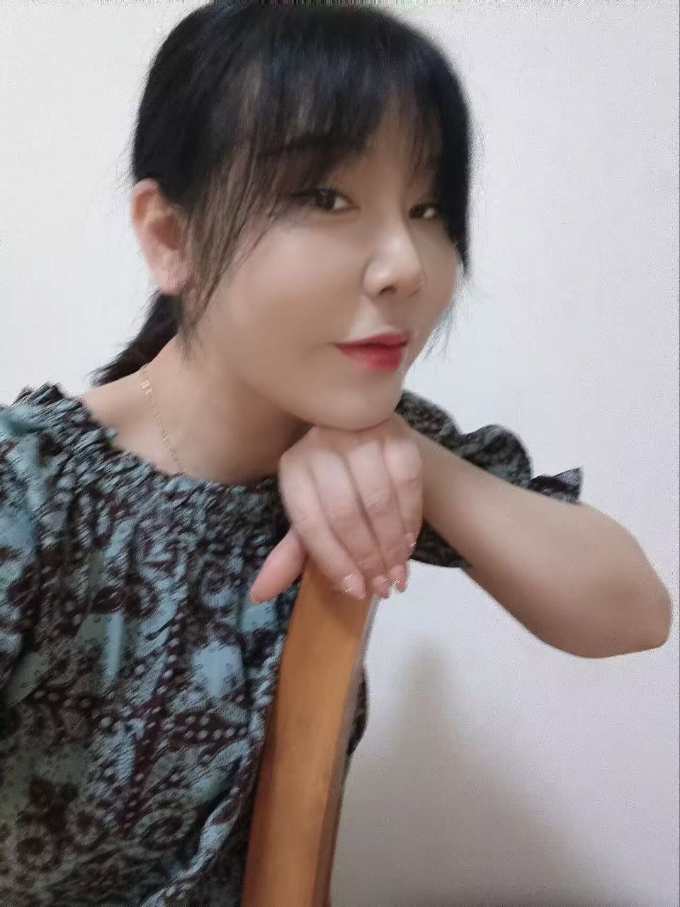 武汉武昌的少妇今晚特别饥渴，她把衣服全脱 2