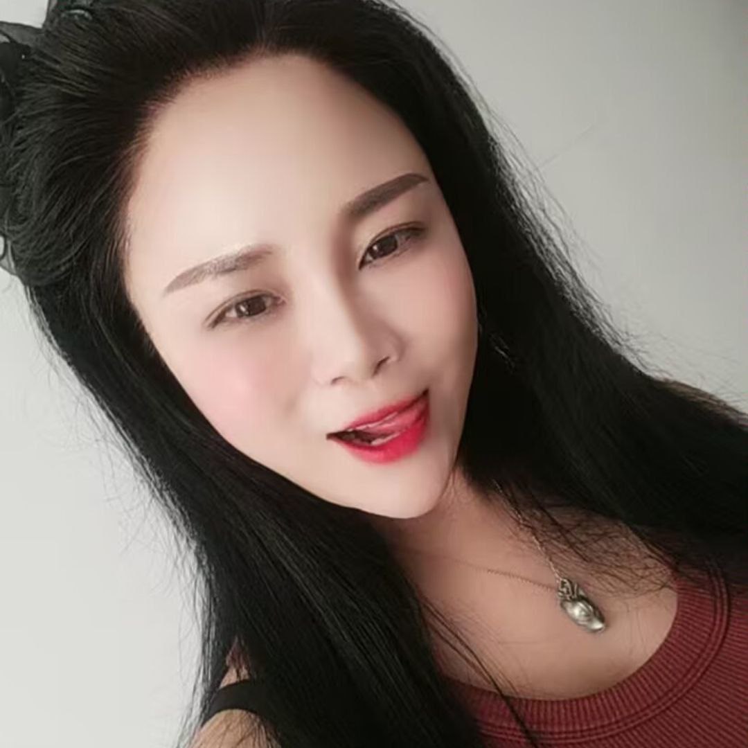 重庆江北的少妇身材火辣，胸部挺翘，腰肢扭 2