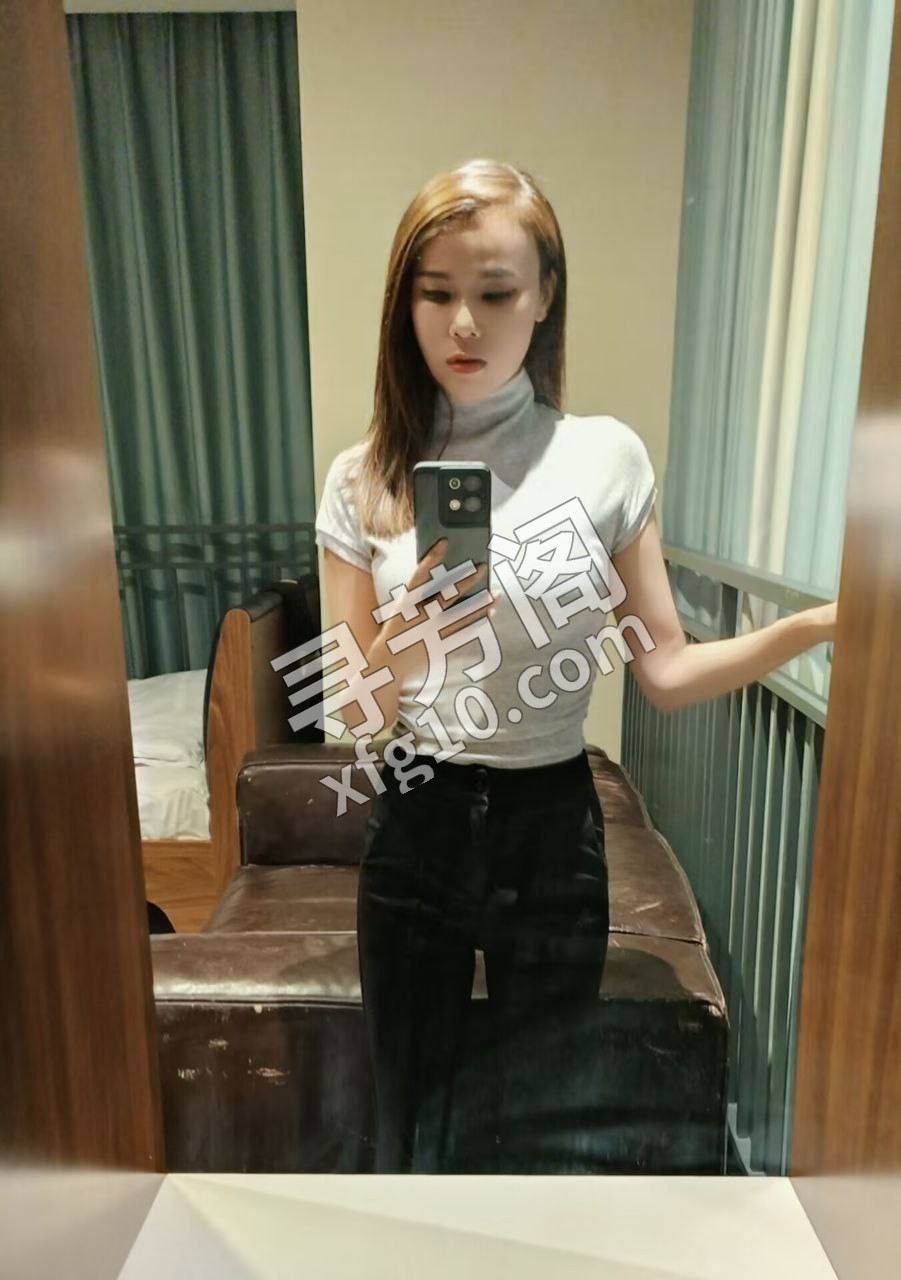 佳佳 ☎️ 📲 🗂 1 份报告 好评100.0% |颜值8.00|胸部8.00 中评0.0% 4