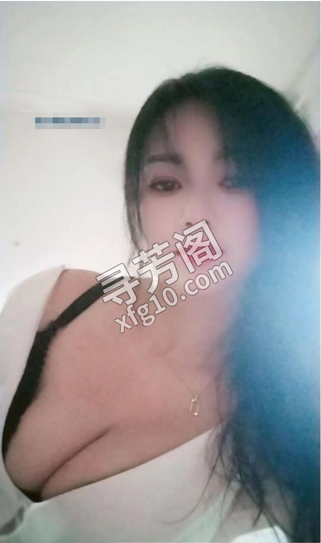 马房山云朵 位置 几岁 30岁-40岁 颜值＝ 6分 费用明细 400 项目 鸳鸯戏水，69，冰火口，丝袜诱惑 2