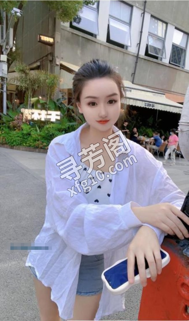 成都西门芭比 位置 几岁 25岁-30岁 颜值＝ 6分 费用明细 600 项目 制服诱惑，鸳鸯浴，胸推 4