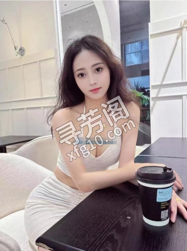 包夜美女御姐 地方 年龄 25岁-30岁 颜值： 6分 700 项目 鸳鸯浴，漫游胸推，口交，丝袜制服，口爆毒龙 4