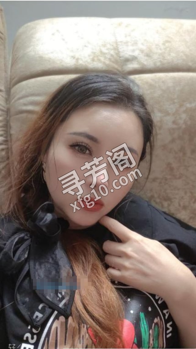 洪山骚货小冉 位置 几岁 25岁-30岁 颜值＝ 6分 费用明细 500 项目 鸳鸯浴，胸推，口爆，漫游，独龙 2