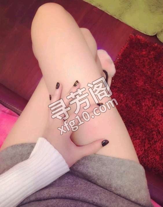 光谷妹胸大水多 地方 年龄 25岁-30岁 颜值： 6分 400 项目 陪浴，乳交，舔蛋蛋，口交，漫游，啪啪 9