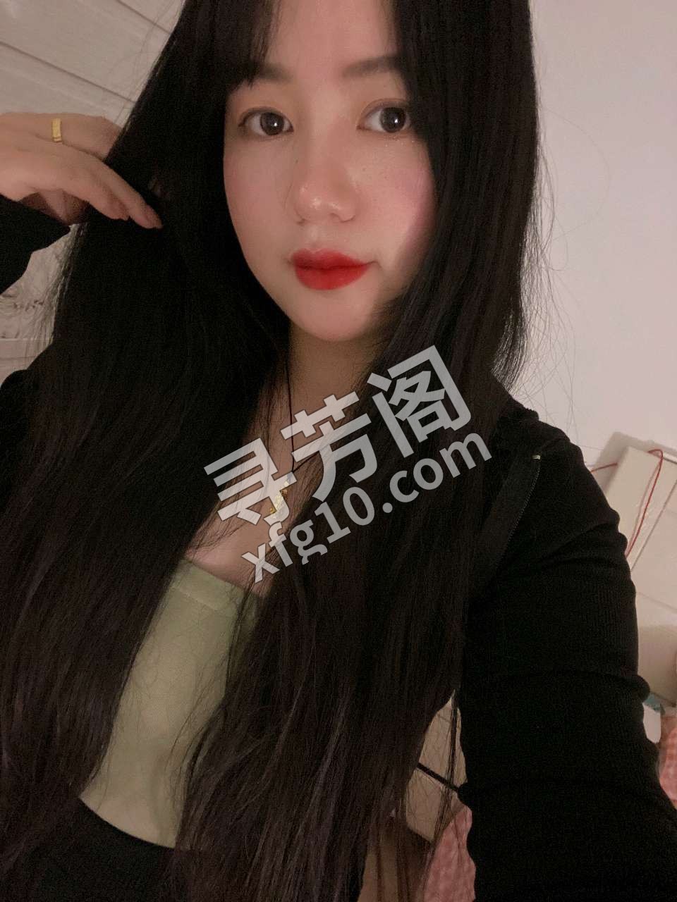 张家港丰满喷水小妹 地方 年龄 25岁-30岁 颜值： 6分 500 项目 情趣内衣，爱爱，胸推，舔胸，舔蛋 3