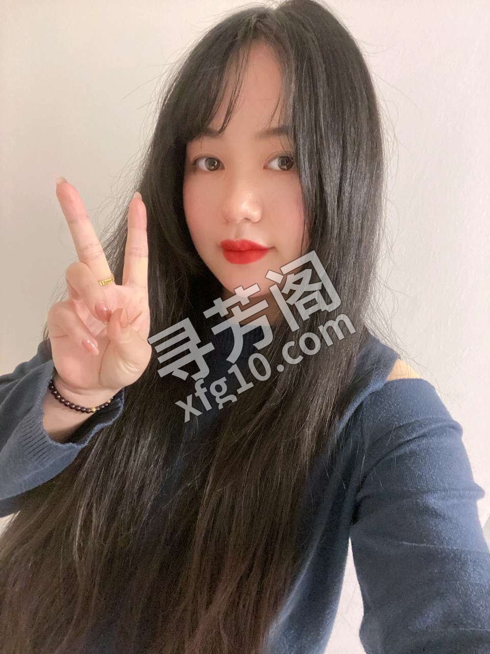 张家港丰满喷水小妹 地方 年龄 25岁-30岁 颜值： 6分 500 项目 情趣内衣，爱爱，胸推，舔胸，舔蛋 4