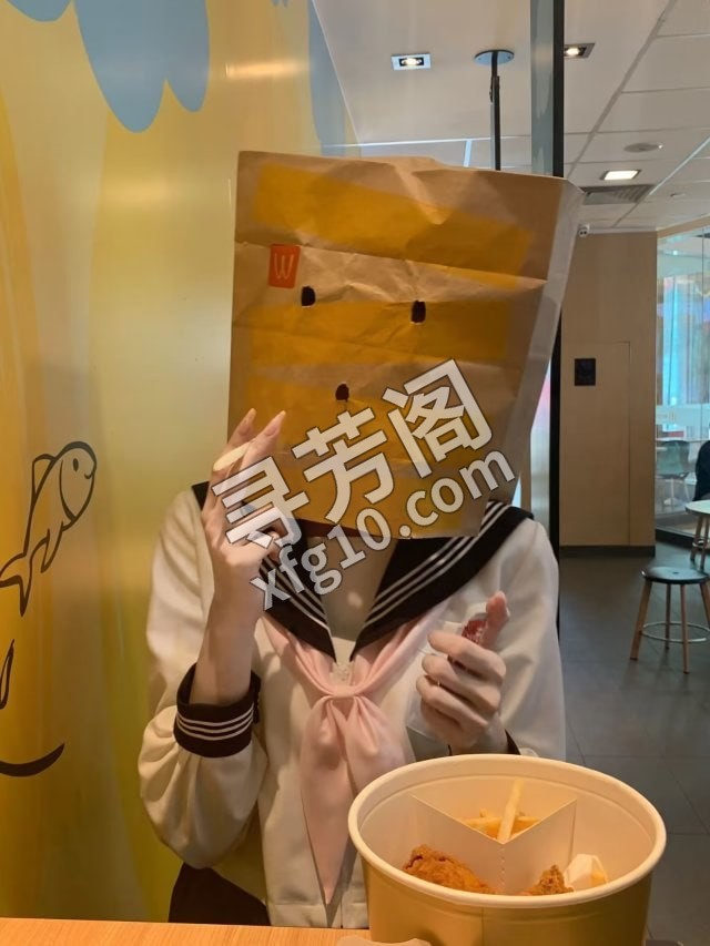可盐可甜的姑苏萝莉 地方 年龄 25岁-30岁 颜值： 6分 800 项目 鸳鸯浴，按摩，爱爱，口，洗澡 5