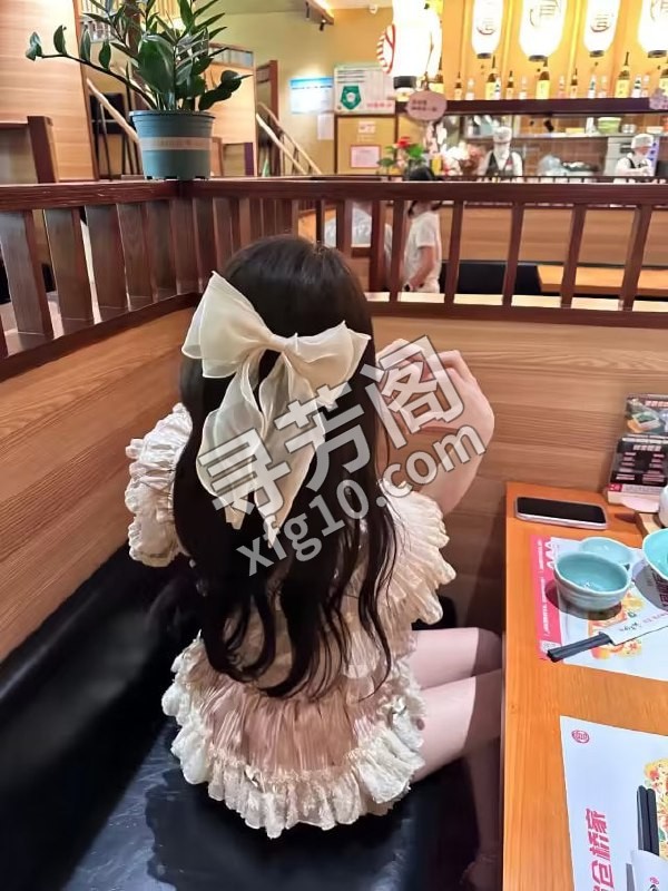 可盐可甜的姑苏萝莉 地方 年龄 25岁-30岁 颜值： 6分 800 项目 鸳鸯浴，按摩，爱爱，口，洗澡 7