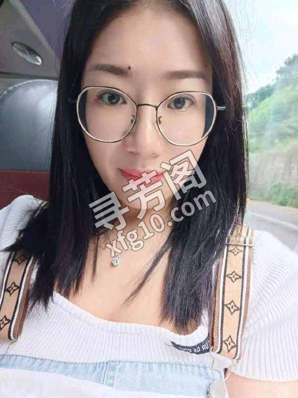 语文老师苏菲 地方 徐汇区 年龄 30岁-40岁 颜值： 6分 800 项目 调情，指滑，胸推，臀推，丝足 5