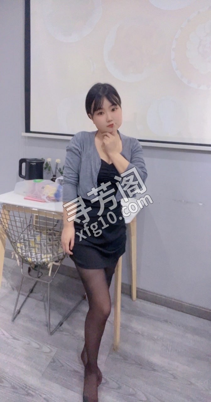 汉阳 妞妞06年 地方 年龄 25岁-30岁 颜值： 6分 500 项目 鸳鸯浴，69，胸推，口活，爱爱，臀推 2