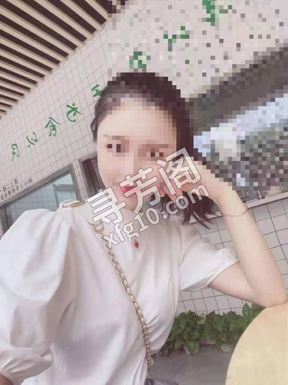 青岛市港式小姐姐 地方 年龄 25岁-30岁 颜值： 7分 500 项目 艳舞、SM道具全，强制喷潮 2