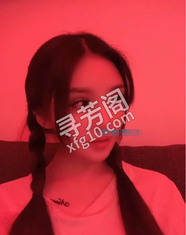 重庆江北玲珑宝贝 地方 江北区 年龄 25岁-30岁 颜值： 6分 500 项目 过水、漫游、丝袜、制服口、aa 2