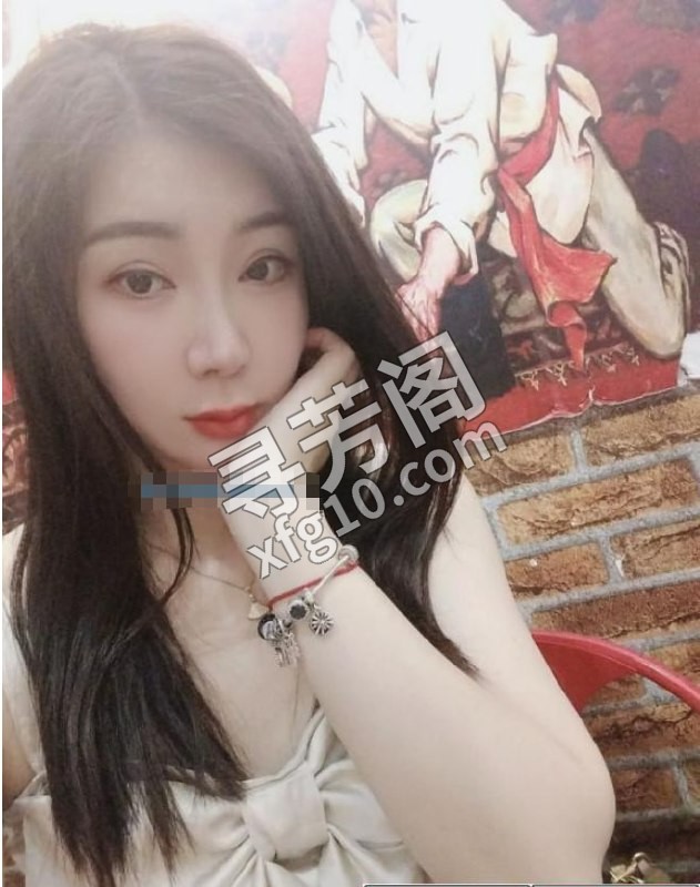 硚口大白软按摩女 位置 几岁 25岁-30岁 颜值＝ 6分 费用明细 400 项目 沐浴，按摩，指滑，丝足 3