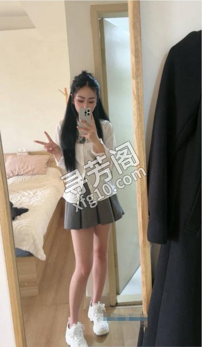 白嫩水润闷骚型幺妹 地方 闵行区 年龄 25岁-30岁 颜值： 6分 800 项目 全套一条龙项目，洗浴，漫游 2