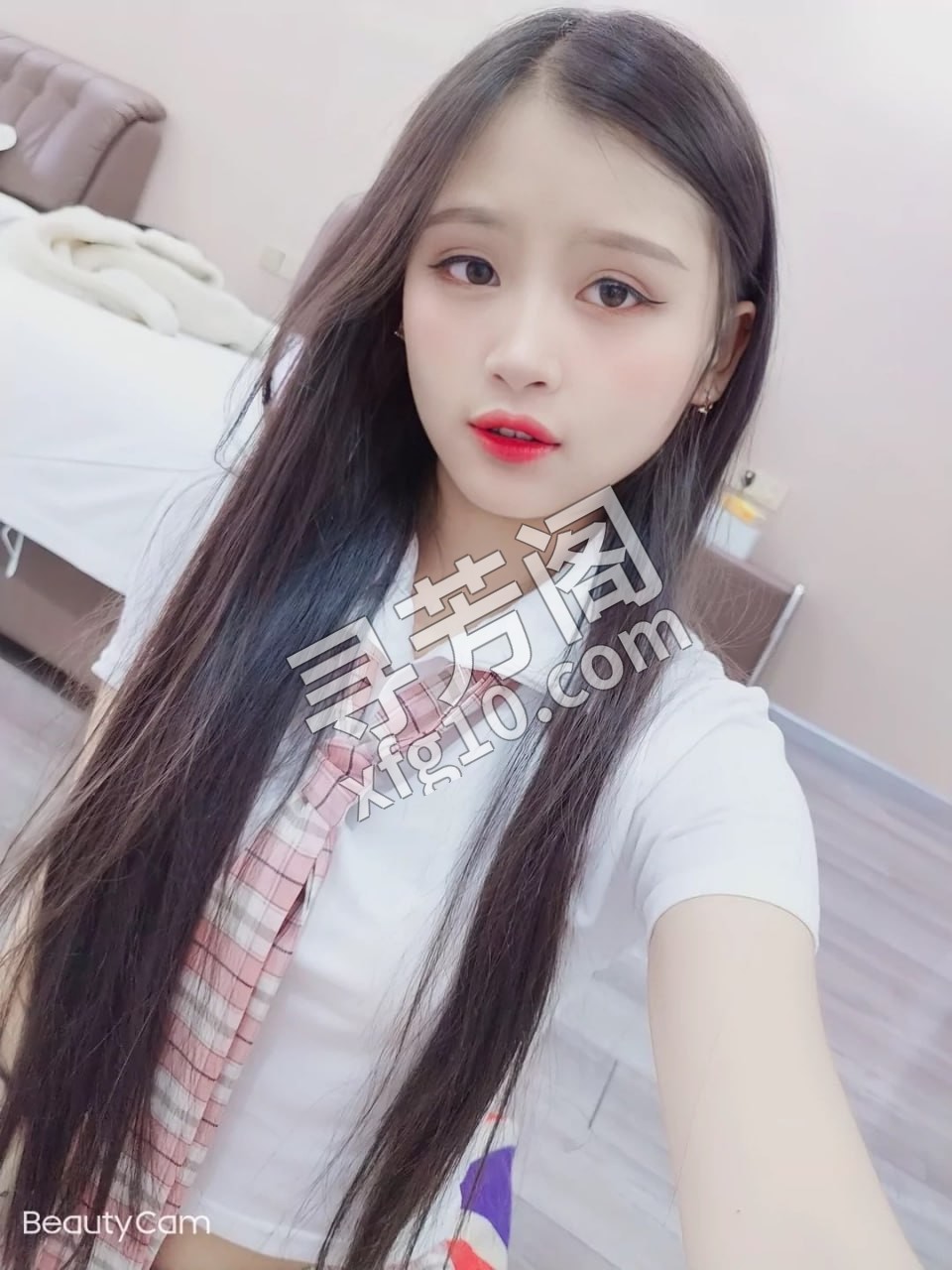 江岸塔子湖00后宝儿 地方 年龄 00后 颜值： 6分 600 项目 鸳鸯浴，69，爱爱，胸推，情趣诱惑，臀推 5
