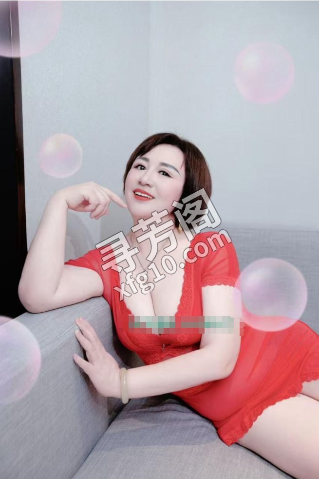 大奶翘臀熟女姐姐 地方 杨浦 年龄 30岁-40岁 颜值： 8分 500p/700全套 项目 胸推，臀推，毒龙 3