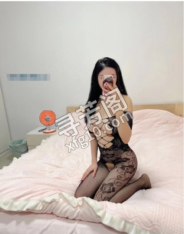 徐汇酥妻美美 地方 徐汇区 年龄 25岁-30岁 颜值： 6分 700 项目 爱爱69丝足 漫游 胸推 2