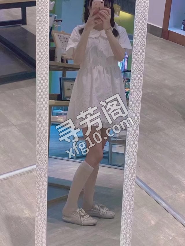 合肥安小洛 地方 年龄 25岁-30岁 颜值： 6分 500 项目 口做69深喉调情 3