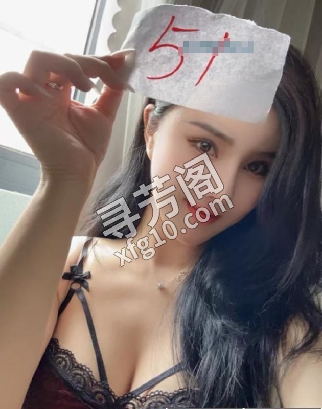 美艳模特月亮姐姐 地方 年龄 25岁-30岁 颜值： 7分 700 项目 指划，波推，69，后入，各种姿势，口活 3