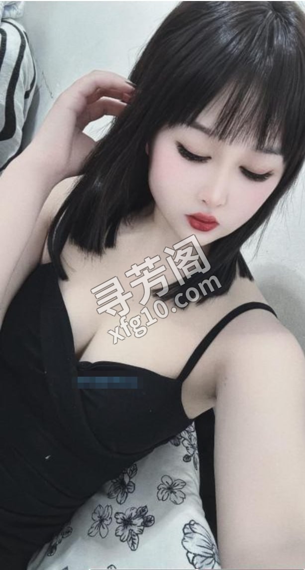 黄岛大胸少妇思思 地方 年龄 25岁-30岁 颜值： 6分 600 项目 洗澡、按摩、波推、69、丝袜、深喉 2