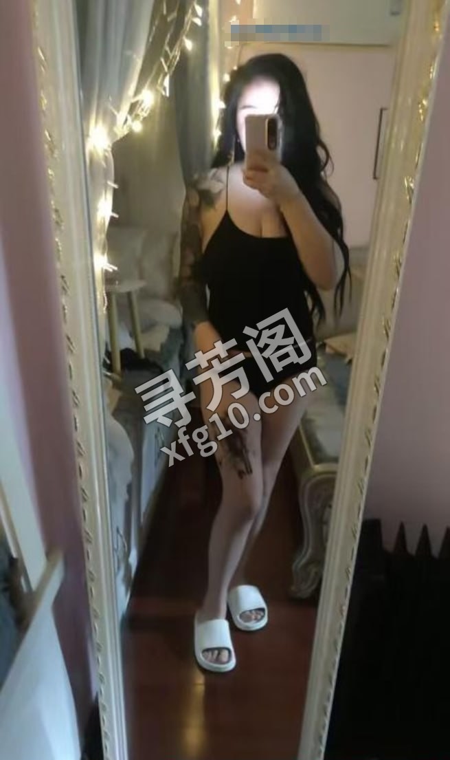 丰乳肥臀纯天然E胸 地方 年龄 25岁-30岁 颜值： 6分 700 项目 全裸，口爆，指滑，过水吸皮，耳语 3