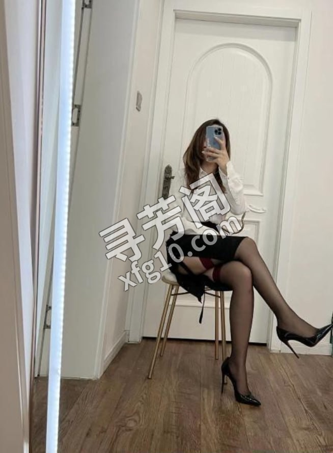 南京浦口兼职气质御姐 地方 年龄 25岁-30岁 颜值： 6分 800 项目 制服、舔、口、爱爱 2