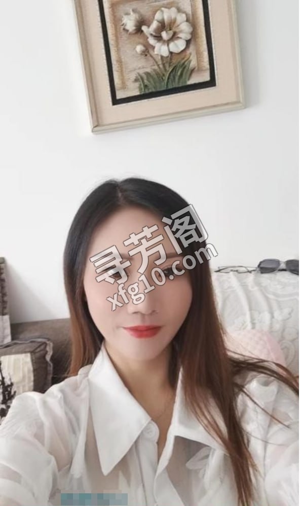天心大胸少妇琳儿 地方 年龄 25岁-30岁 颜值： 6分 500 项目 69 胸推 沐浴 吹箫 爱爱 6