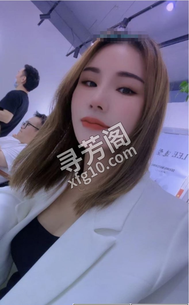 秦淮风骚重庆妹子 地方 年龄 25岁-30岁 颜值： 7分 800 项目 陪浴，按摩，互动调情，花式无套吹萧 3