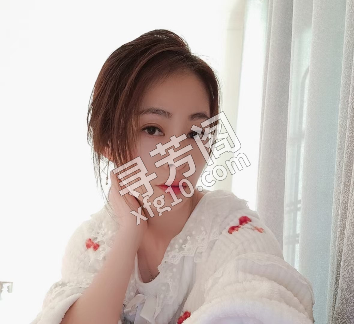 秦淮温柔少妇 地方 年龄 30岁-40岁 颜值： 6分 400 项目 制服，丝袜，冰火，啪啪 3