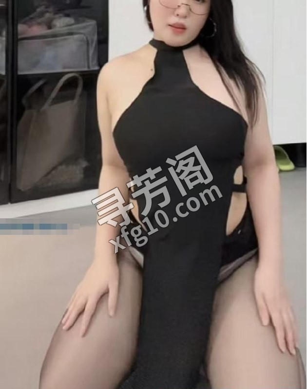 周周武昌 地方 年龄 25岁-30岁 颜值： 6分 400 项目 臀 波 口 深 69 制服 冰火 戏水 丝足 2