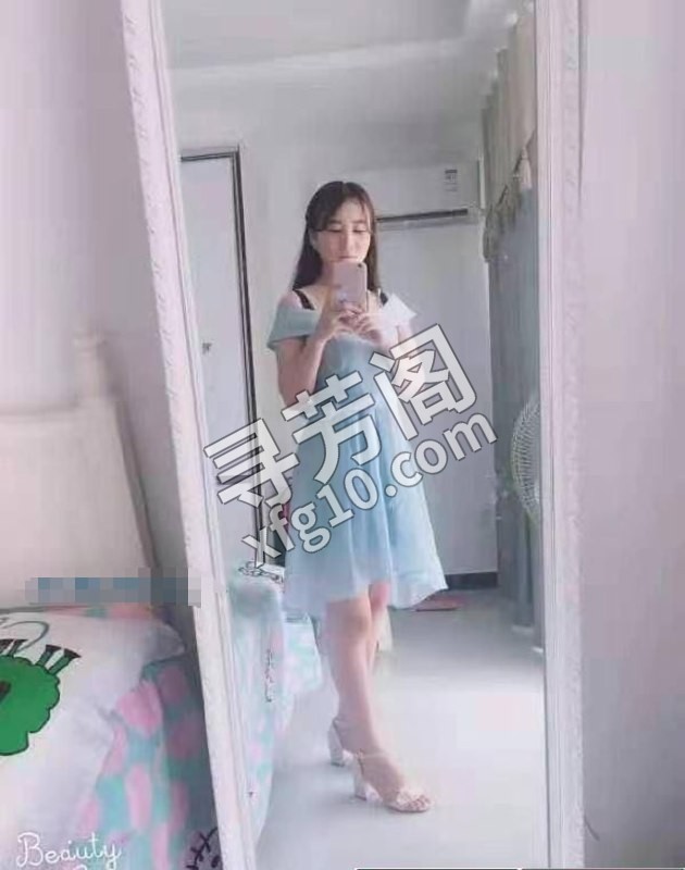 沌口项目系丹丹 地方 年龄 30岁-40岁 颜值： 6分 400 项目 鸳鸯浴，浅吻，69，舔蛋蛋，深喉 2