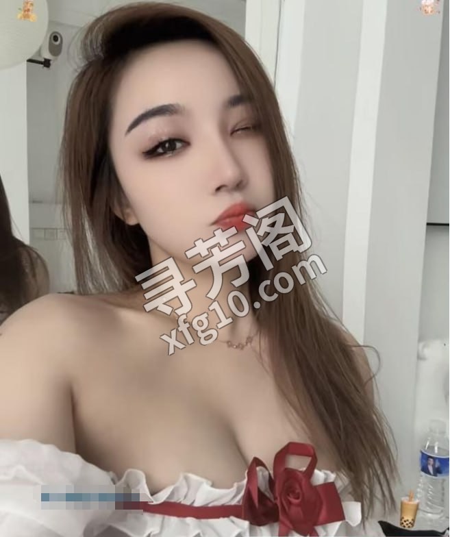 徐汇情趣御姐温莎 地方 徐汇区 年龄 25岁-30岁 颜值： 6分 700 项目 毒龙，指滑调情，舌尖漫游 2