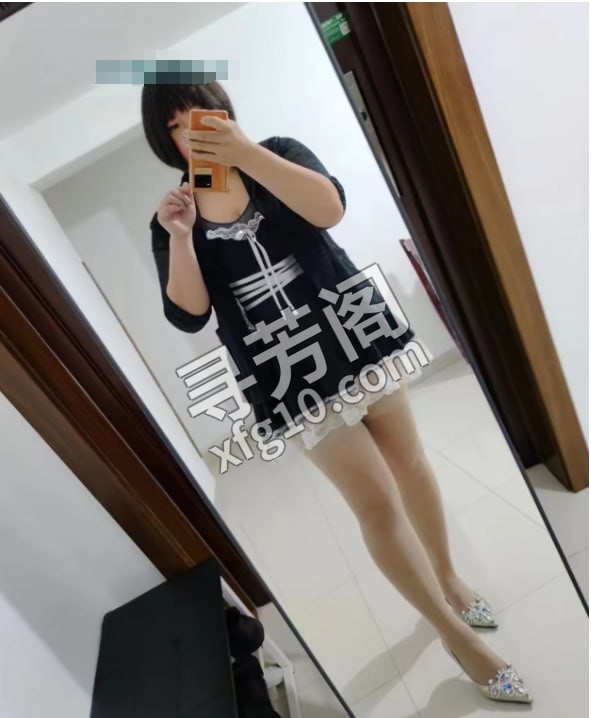 三丰路晶晶 地方 年龄 25岁-30岁 颜值： 6分 400 项目 不舌吻，不内射其他都有 2
