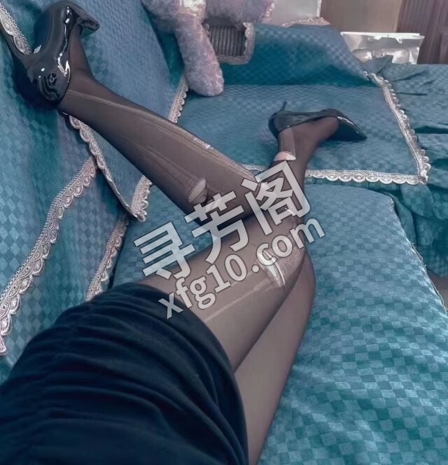 颜值：标致妩媚浪女 地方 东湖区 年龄 23 颜值： 9 800 项目 鸳鸯戏水，毒龙，无套吹，69互动，丝袜 3