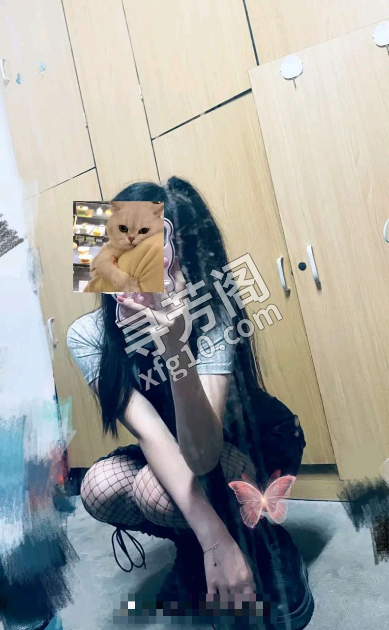 安庆市区小妹约 信息分类：楼凤兼职 地方：安徽省- 信息来源：群里 年龄：24 颜值：身材：可以 4