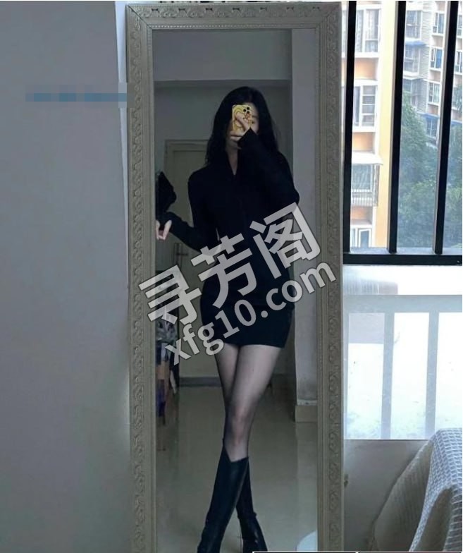 长沙兼职丰满御姐梓琪 地方 年龄 25岁-30岁 颜值： 8分 600 项目 胸推 制服 丝袜 69 爱爱 4
