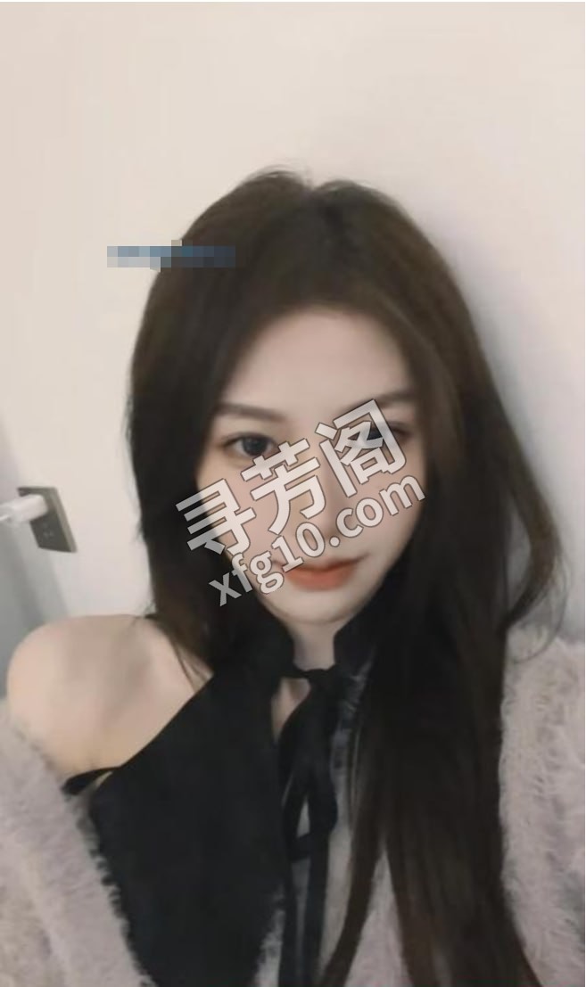 轻熟风御姐c胸长腿 地方 年龄 20岁-25岁 颜值： 8分 800 项目 洗吹做，鸳鸯浴，丝袜，胸推，臀推 2