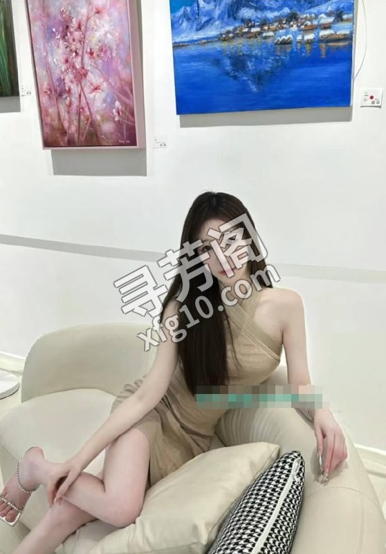 新鲜出炉零零后 地方 江苏 年龄 21 颜值： 7 800 项目 鸳鸯浴，漫游，胸推，69式，冰火，爱爱，制服 3
