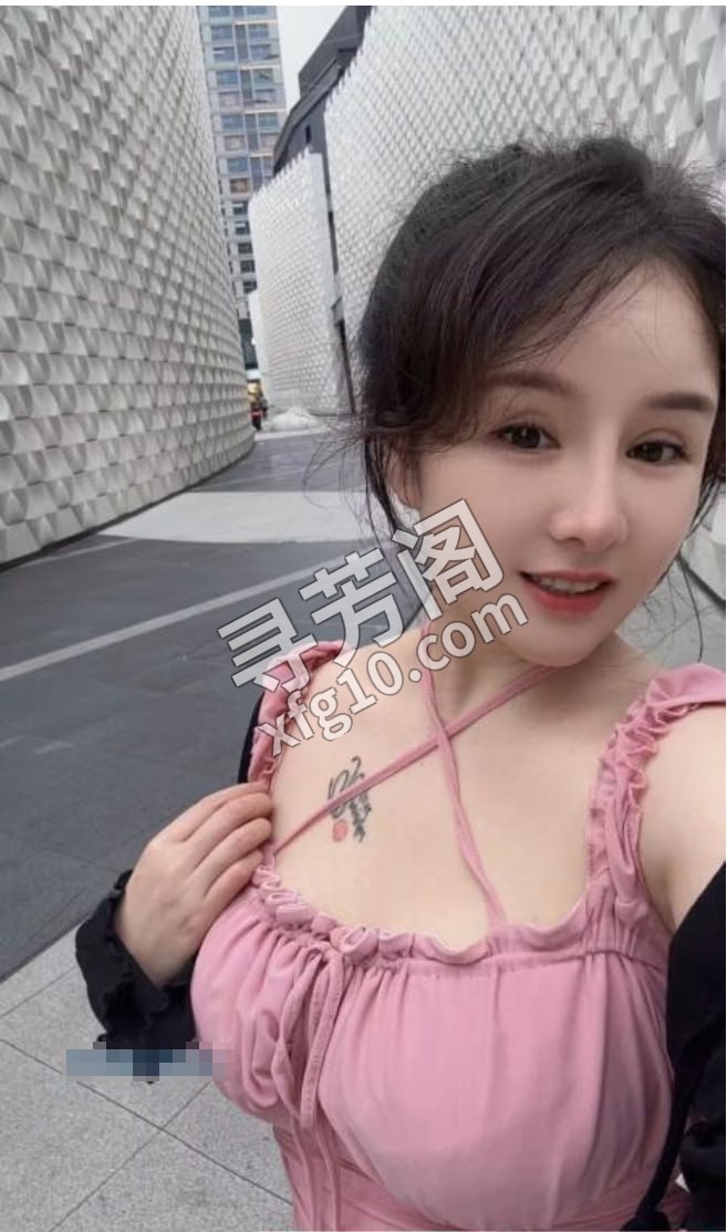 大奶旗袍妮妮 地方 年龄 25岁-30岁 颜值： 6分 800 项目 胸推，臀推，漫游，制服诱惑，爱爱 4