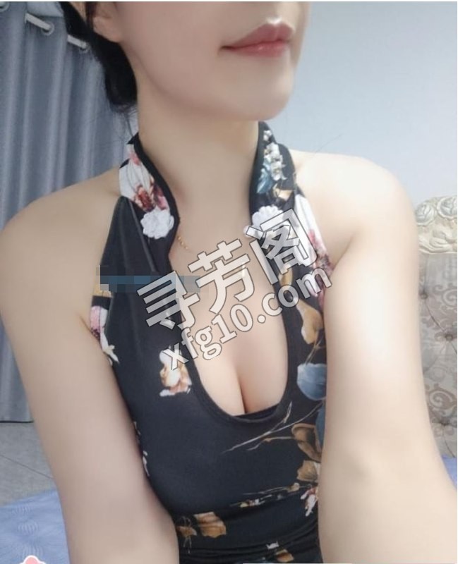 醉美人妻青儿 地方 年龄 25岁-30岁 颜值： 6分 600 项目 制服丝袜诱惑漫游、花式吹箫、胸推、臀推 4