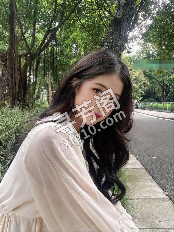 纯欲多汁舒适女友 地方 年龄 23 颜值： 8 800 项目 鸳鸯浴，69，舌吻，口爆，漫游，波推，爱爱 2