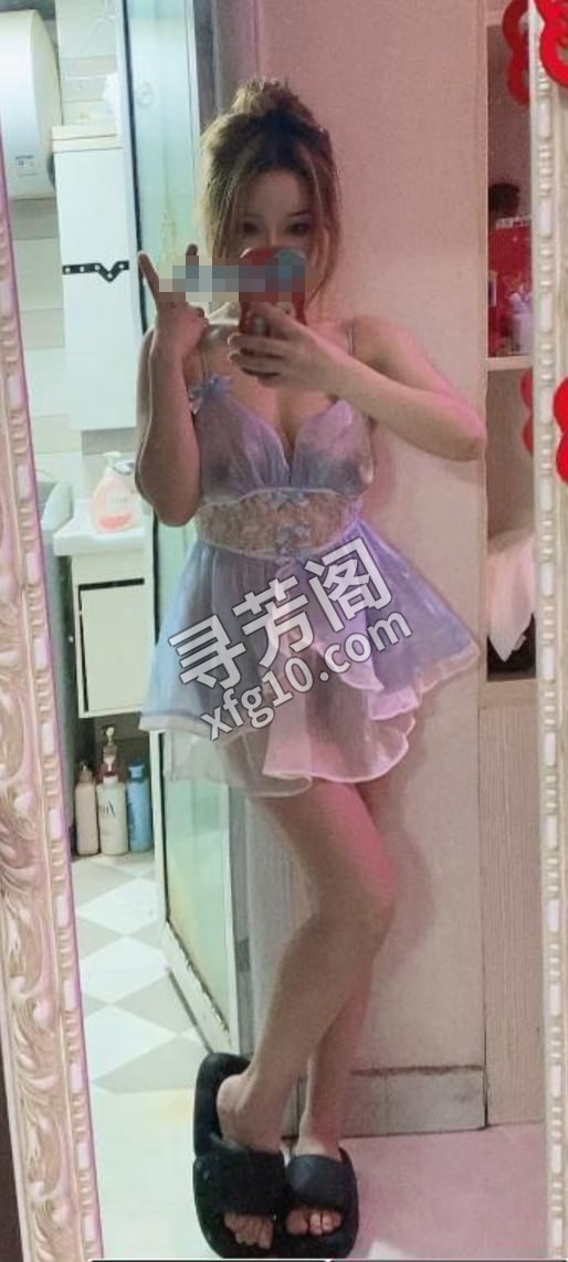 可爱小姐姐 地方 年龄 25岁-30岁 颜值： 6分 600 项目 洗澡，吹箫，丝袜高跟鞋，啪啪 3