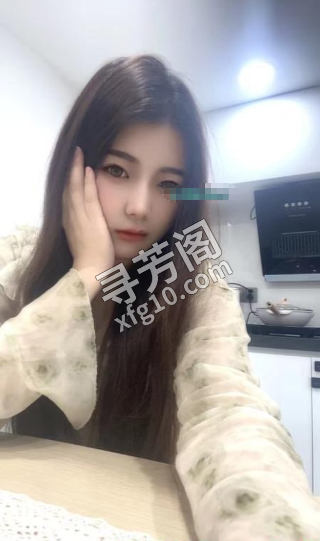 天河大胸妹子 地方 年龄 25岁-30岁 颜值： 6分 500 项目 鸳鸯浴，口吹，漫游，口爆，制服，丝袜 2