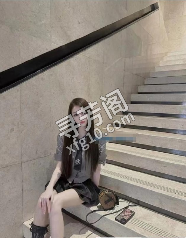 静安S型彼女媚娘 地区 静安区 年龄 25岁-30岁 颜值 6分 价格 800 服务 YYY、SW、制服、胸推 2