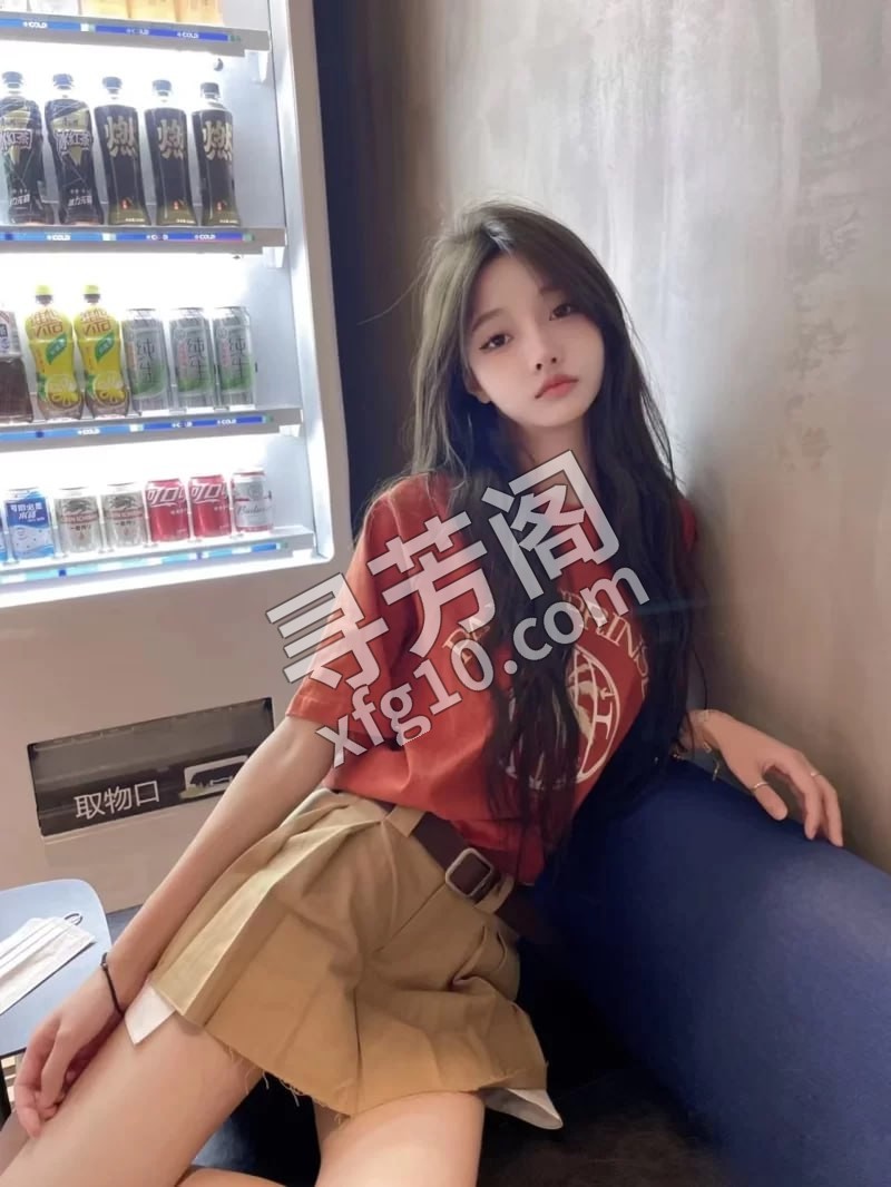 台球室吧台水嫩妹 信息分类：楼凤兼职 地方：江苏省- 信息来源：打台球认识的 年龄：22 3