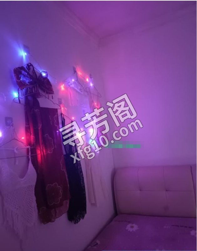 小萍果天然真胸 地方 年龄 25岁-30岁 颜值： 6分 900 项目 胸推，臀腿，阴推，毒龙，魔棒，冰火 2