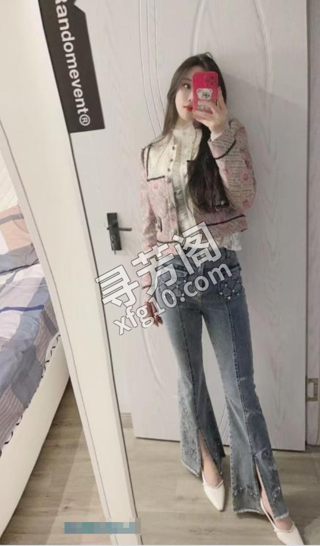 舌吻御姐 地方 年龄 25岁-30岁 颜值： 6分 650 项目 舌吻 毒龙 69 指划 漫游 胸推 臀推 2